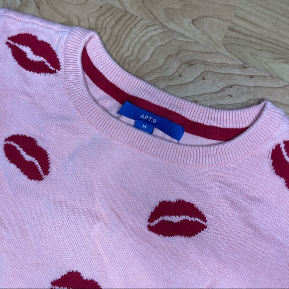 Apt 9 Women’s Baby Pink Red Lips Long Sleeve Pullover Sweater Size Medium - Picture 6 of 7